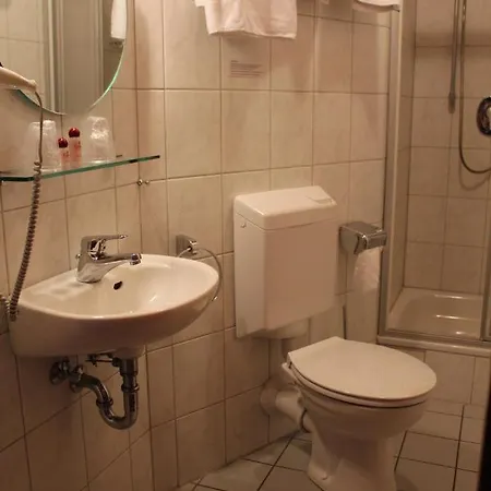 Gastehaus Resi ゲストハウス *